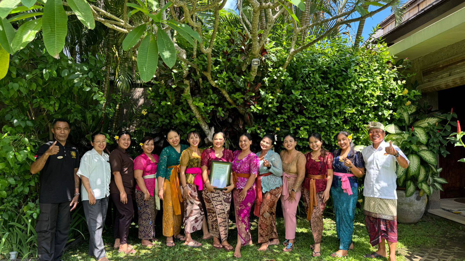 Bliss-Canggu-Staff-Group